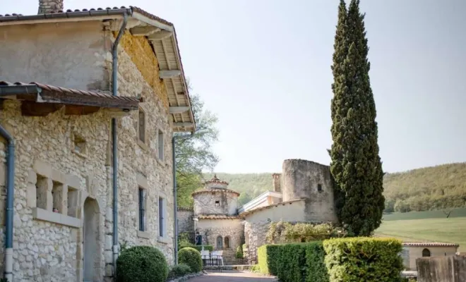 Le doux mariage de Sophie et Jérémy à la Bastide de jaillans - Drôme, Bourgoin-Jallieu, Mélanie Orsini